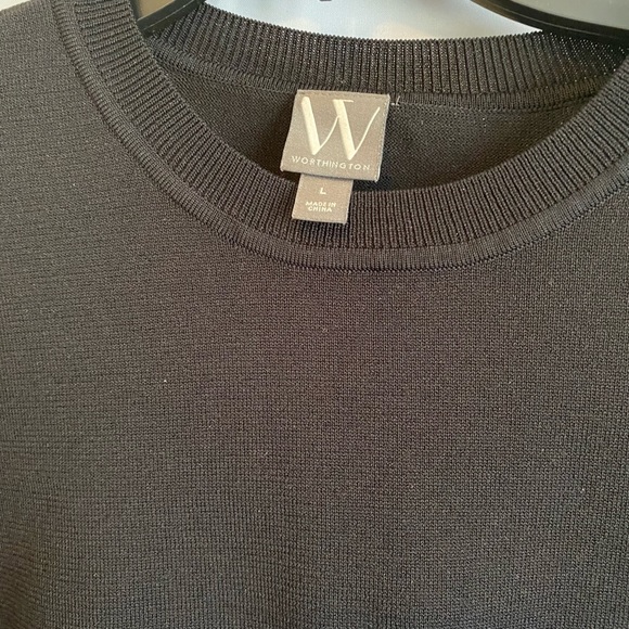 Pullover Sweater size large - Picture 2 of 5